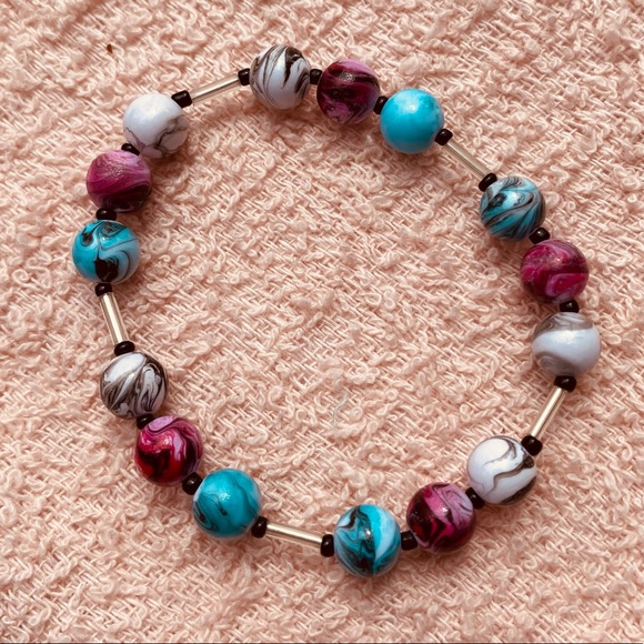 Handmade beaded bracelet - Picture 3 of 3